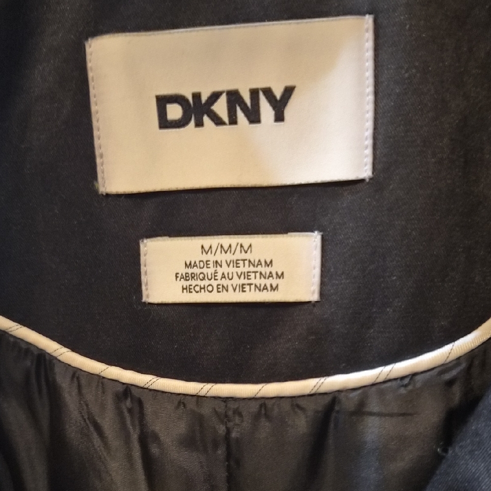 NWT DKNY Black Trench Coat with Belted Waist PTP 21,5, LENTH 43 - Picture 5 of 7